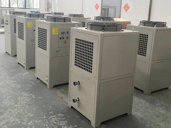 油冷機廠家注意操作不當(dāng)引起的一系列問題